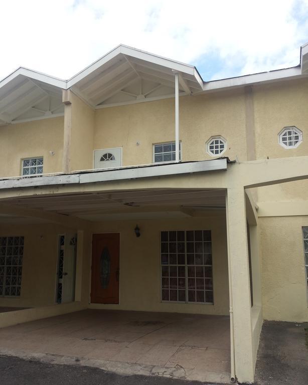 Impeccable Guest Rooms 2 Kingston Exterior photo